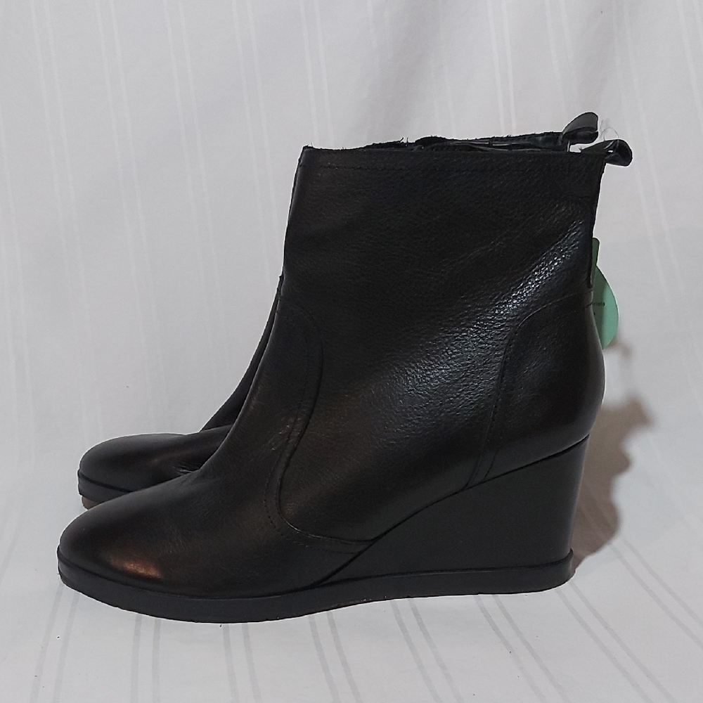 EVOLVE BY EASY SPIRIT Leather Wedge Ankle Boots NWT!